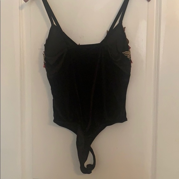 Floral Applique Velvet Bodysuit - Picture 5 of 5